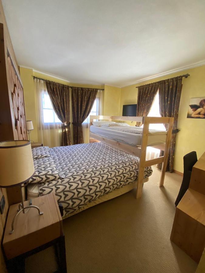 Hotel Bait De Angial 리비뇨 외부 사진