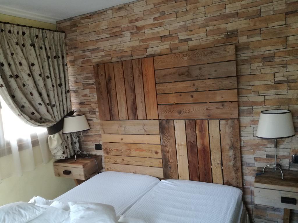 Hotel Bait De Angial 리비뇨 외부 사진