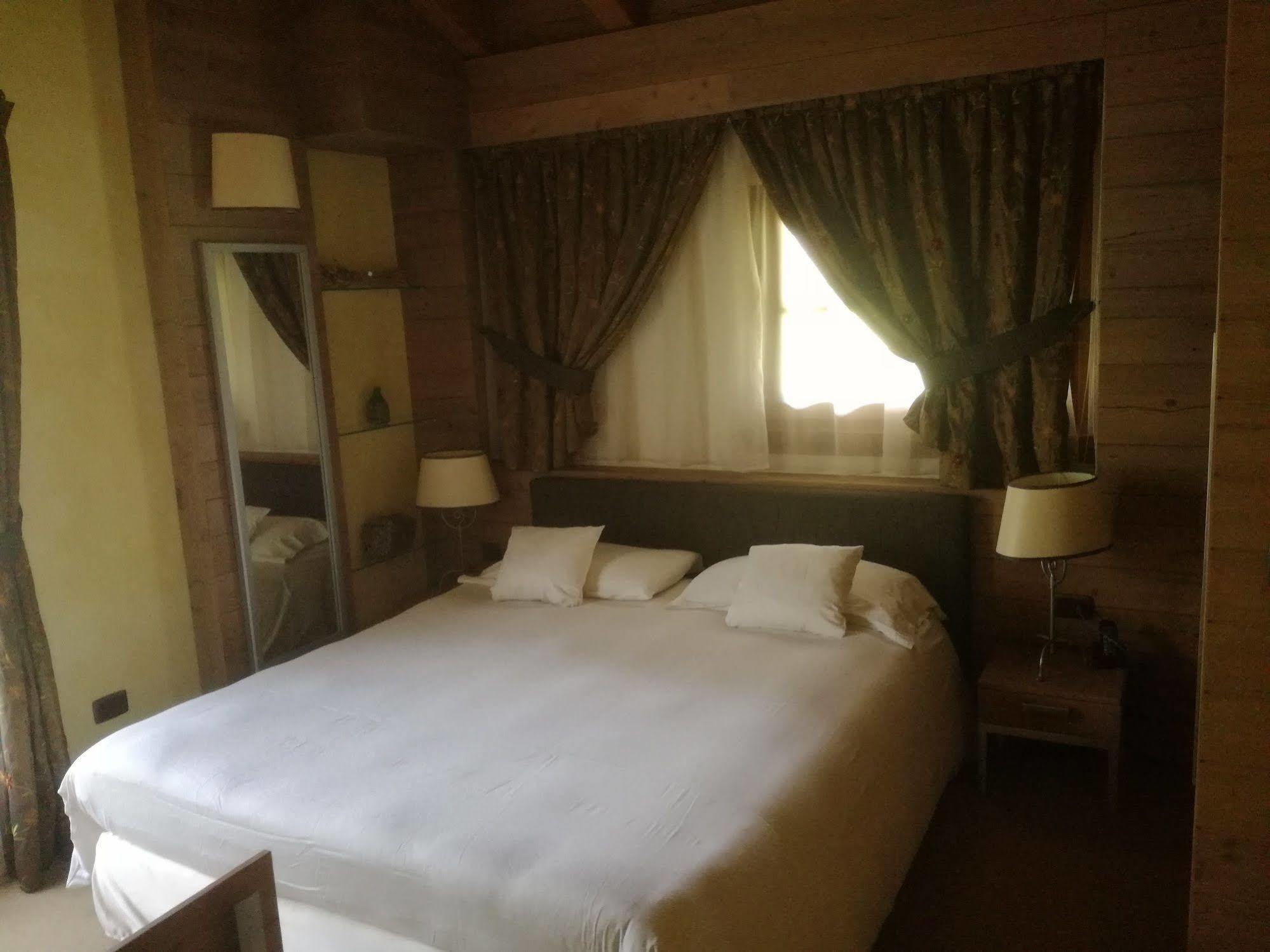 Hotel Bait De Angial 리비뇨 외부 사진